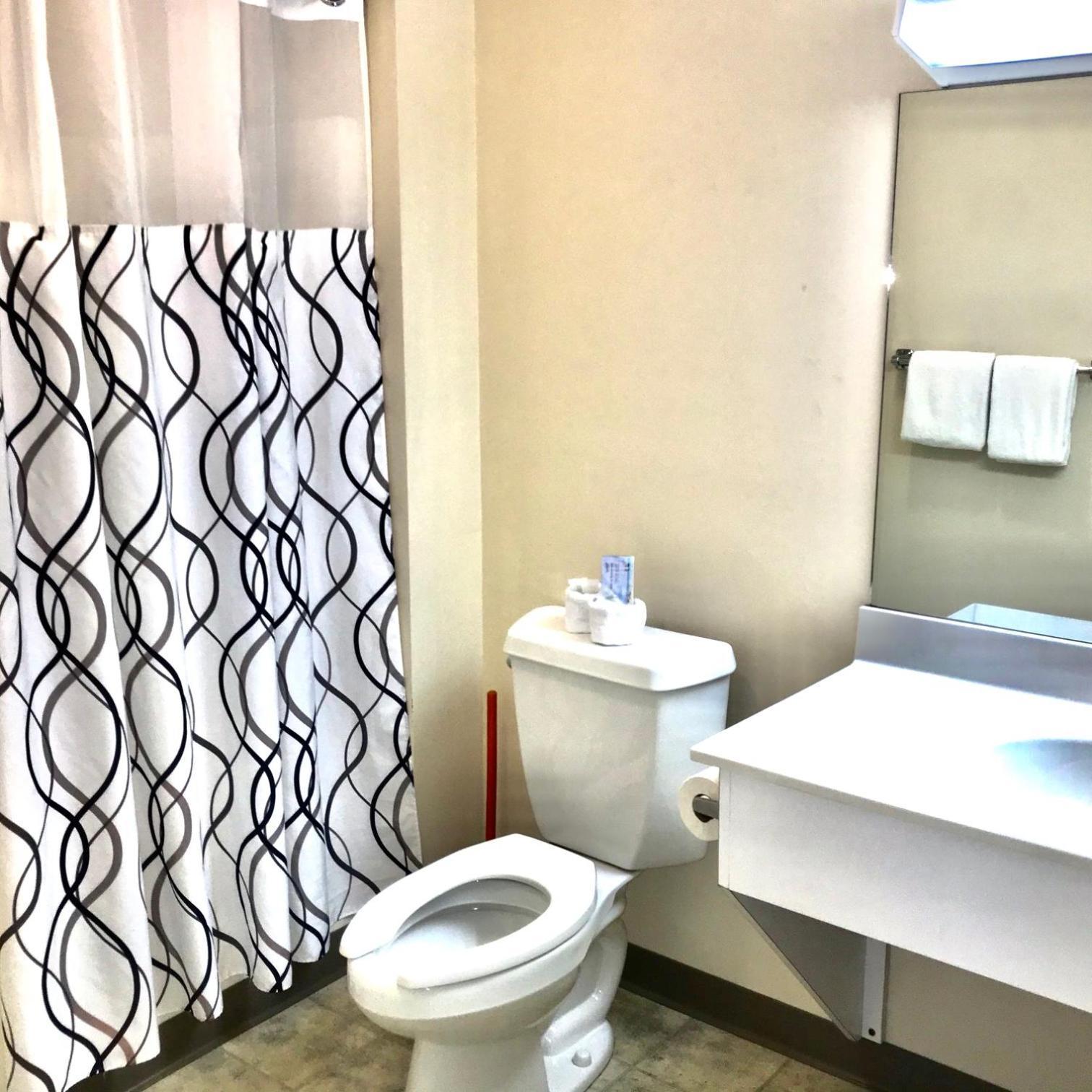 Four Seasons Motel 2*