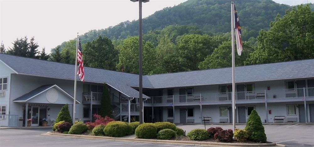 Four Seasons Maggie Valley