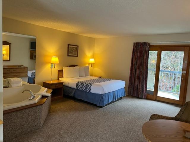 Motel Four Seasons Maggie Valley