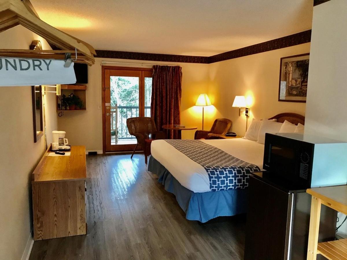 Four Seasons Motel
